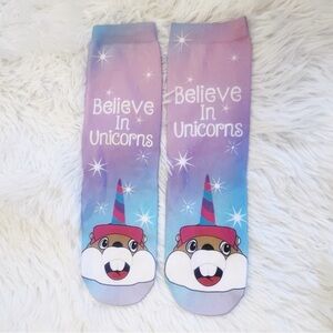 NWOT Buc-ee’s Believe in Unicorns Youth Socks Kids Size